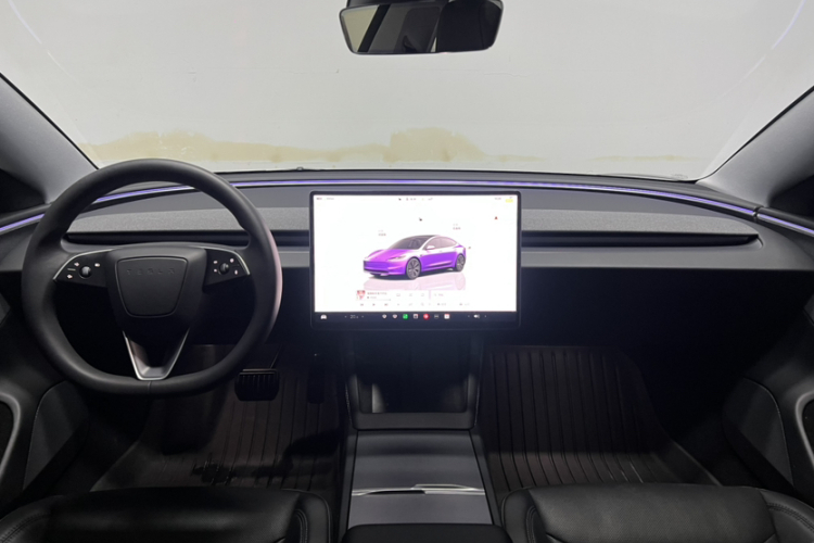 特斯拉 Model 3 2023款 后轮驱动版中控内饰7004