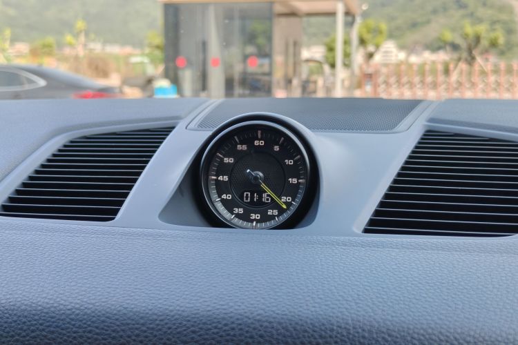 保时捷 Cayenne新能源 2020款 Cayenne E-Hybrid 2.0T中控内饰7007