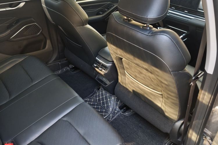 吉利汽车 帝豪 2023款 第4代冠军版 1.5L CVT尊贵型中控内饰7003