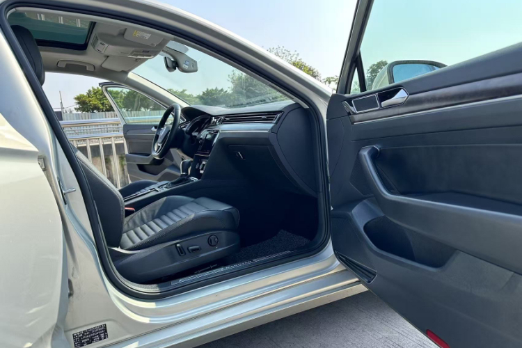 大众 迈腾 2019款 330TSI DSG 豪华型 国VI中控内饰7005