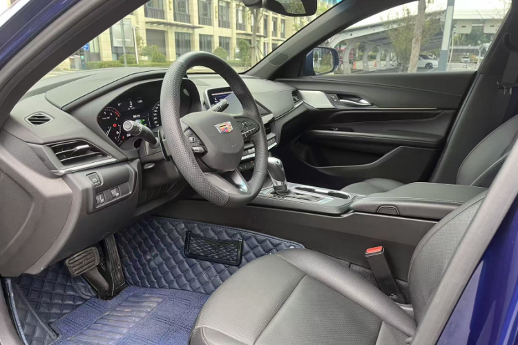 凯迪拉克CT4 2023款 28T 豪华型中控内饰7003