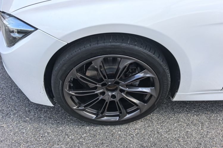 宝马3系 2019款 320Li M运动曜夜版车身外观6008