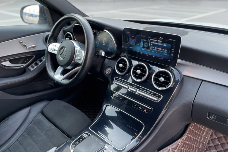 奔驰C级 2020款 C 260 运动版中控内饰7002