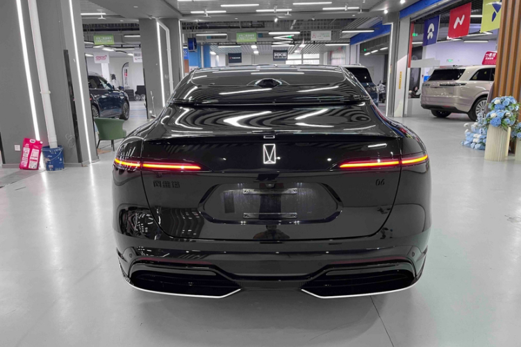 阿维塔06 2025款 Max增程版车身外观6009