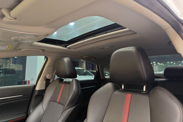 长安 逸动 2020款 PLUS 1.6L GDI 手动豪华型中控内饰7011