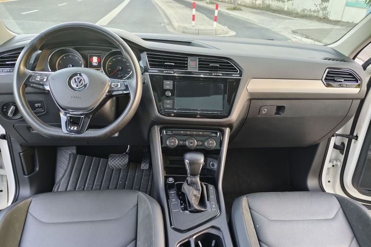 大众 途观L 2019款 330TSI 自动两驱全景舒适版 国VI局部细节18