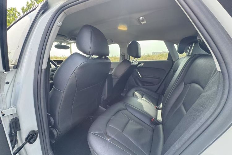 奥迪A1 2016款 30 TFSI Sportback Design风尚版中控内饰7004