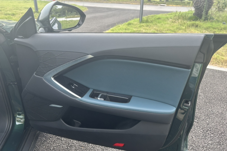 名爵 MG7 2023款 2.0T 自动Trophy+激擎耀世版中控内饰7003