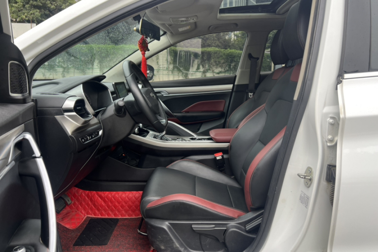 吉利汽车 缤越 2020款 改款 240T DCT猎手中控内饰7004