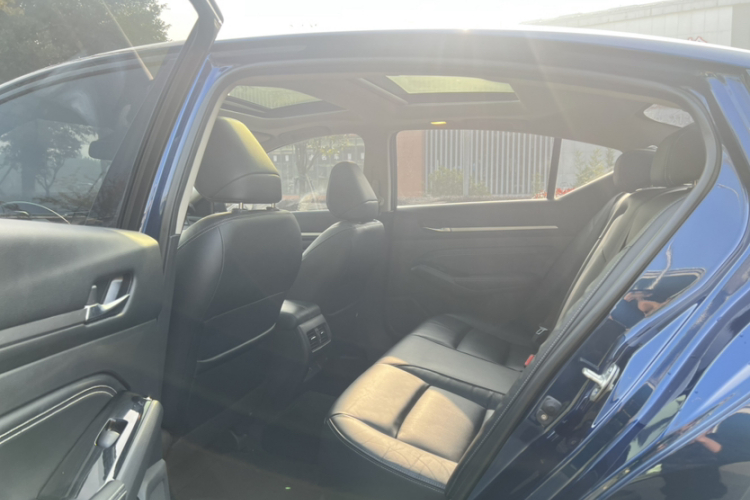 日产 天籁 2021款 2.0L XL 舒适版中控内饰7010