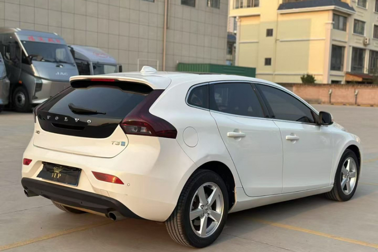 沃尔沃V40 2018款 T3 智尚版车身外观6005