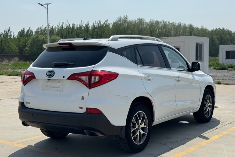 比亚迪 宋 2016款 盖世版 1.5TID 自动精英型车身外观6009