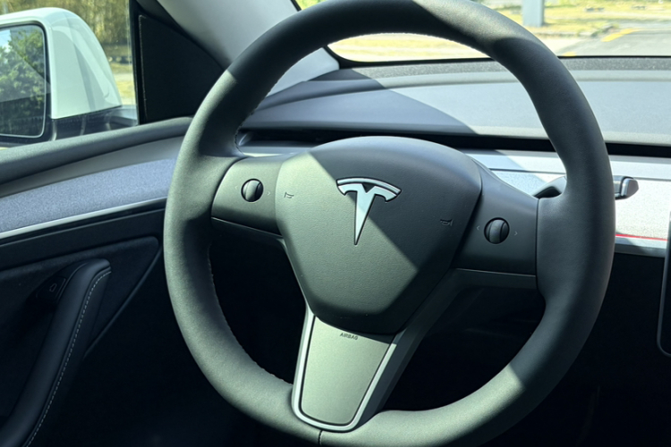 特斯拉 Model Y 2024款 后轮驱动版中控内饰7003