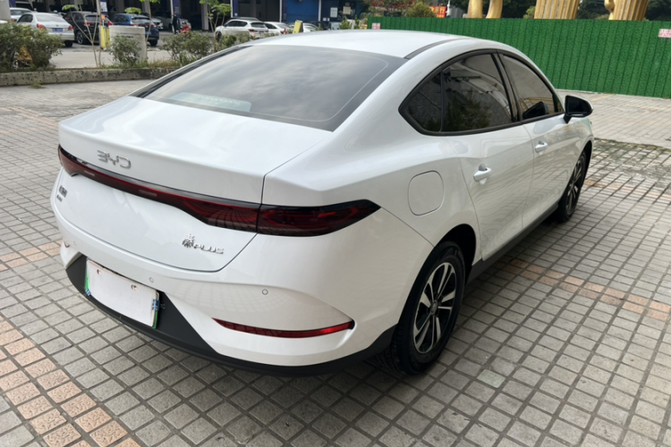 比亚迪 秦PLUS 2025款 DM-i 智驾版 55KM领先型车身外观6005