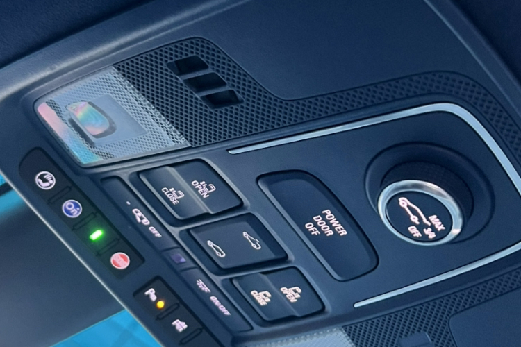 别克GL8 2020款 Avenir艾维亚 四座尊礼版中控内饰7010