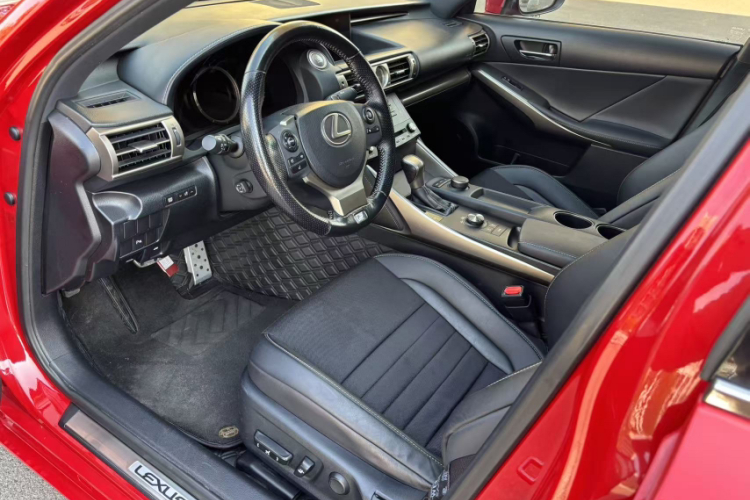 雷克萨斯IS 2015款 200t F SPORT局部细节19