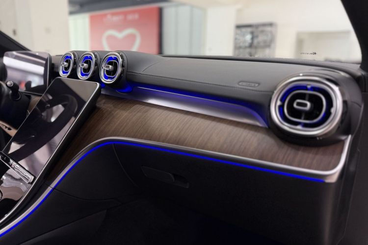 奔驰C级 2022款 C 260 L中控内饰7008