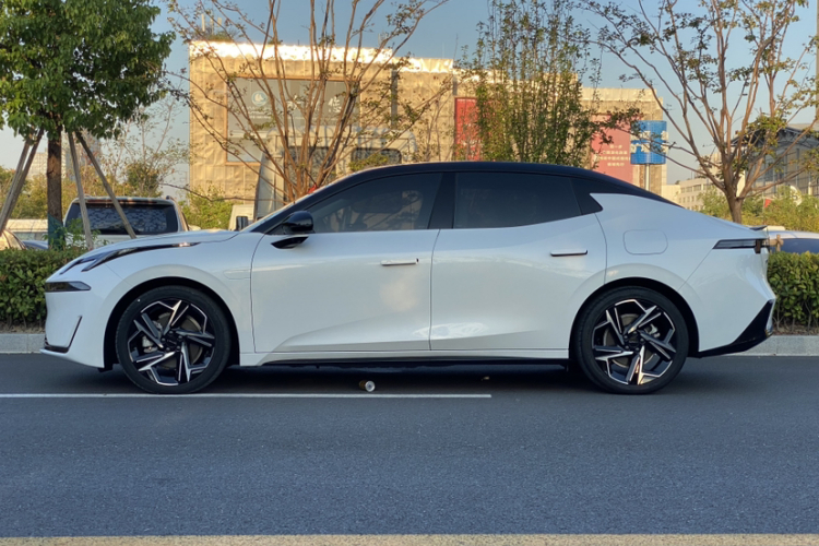 领克07 2024款 EM-P 126长续航 Halo车身外观6006