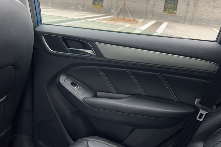 荣威RX5 2016款 20T 两驱自动互联网智享版中控内饰7013