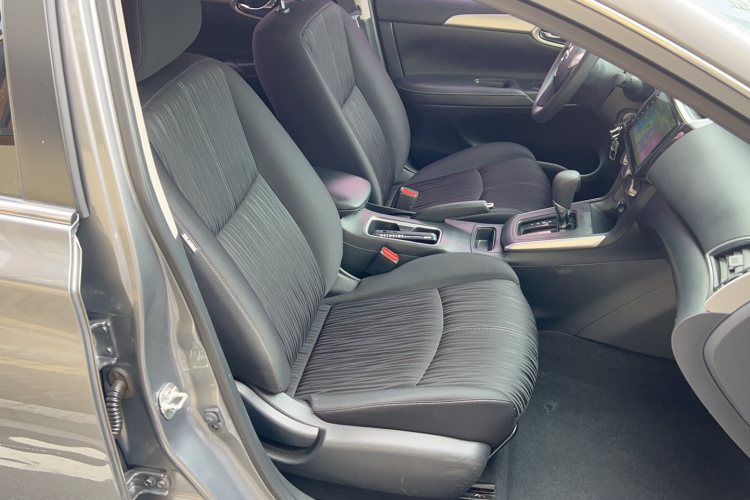 日产 轩逸 2021款 经典 1.6XE CVT舒适版中控内饰7004