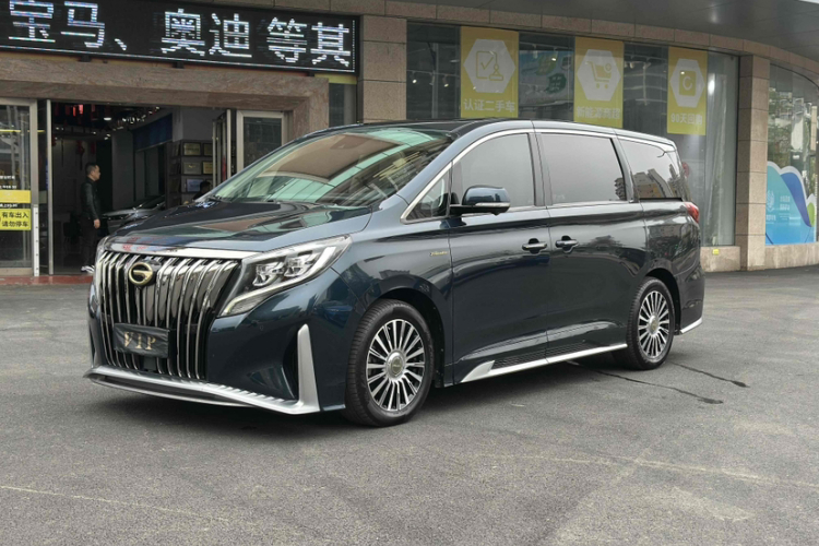 广汽传祺 传祺M8 2021款 大师系列 390T 四座御尊版车身外观1