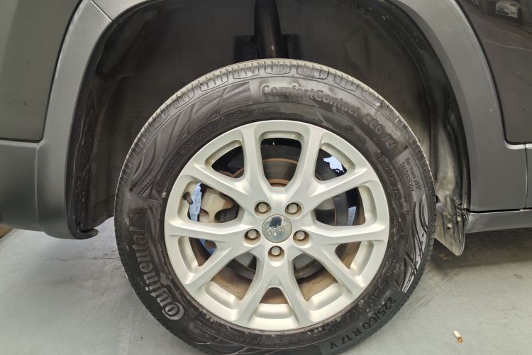 Jeep 自由光 2016款 2.4L 领先版车身外观6006