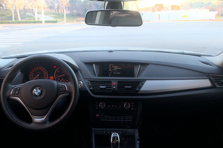 宝马X1 2014款 sDrive18i 领先型中控内饰7004