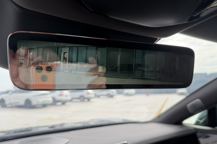 腾势Z9 2024款 1100km 四驱Ultra版局部细节9003