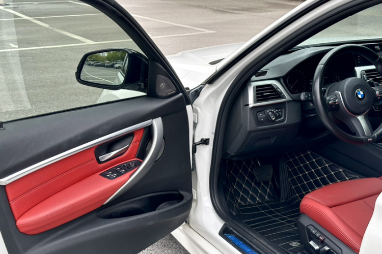 宝马3系 2019款 320i M运动曜夜版中控内饰7003