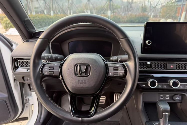 本田 思域 2022款 240TURBO CVT燃动版局部细节13