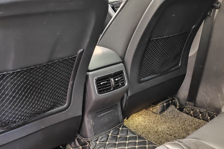 红旗HS5 2019款 2.0T 智联旗享四驱版中控内饰7003