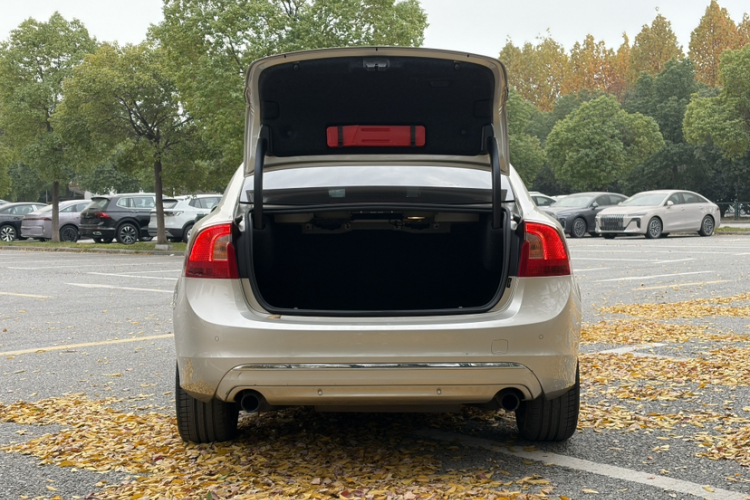 沃尔沃S60 2019款 S60L 改款 T5 智进进阶版局部细节23