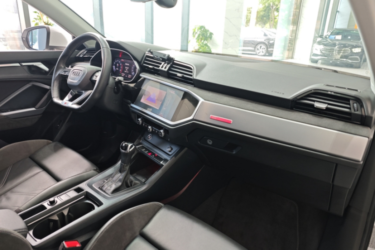 奥迪Q3 Sportback 2020款 40 TFSI 时尚型中控内饰7004