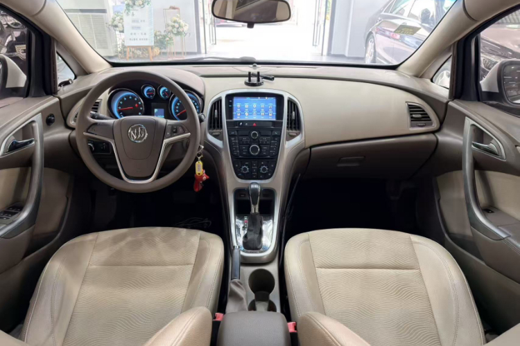 别克 英朗 2013款 GT 1.6L 自动时尚版中控内饰7002