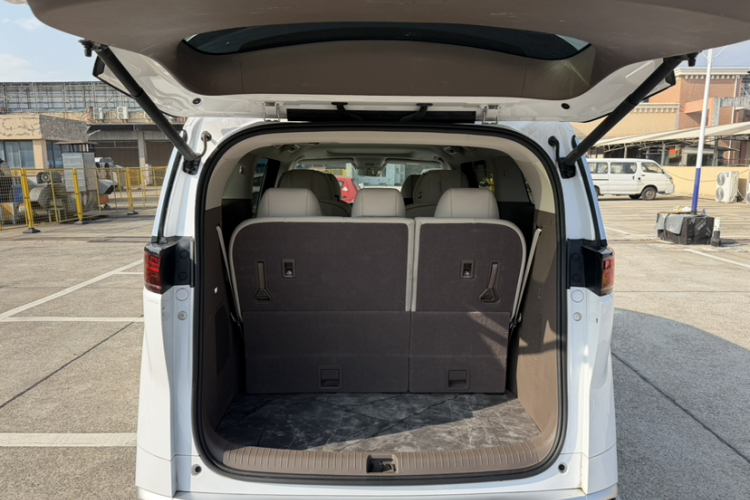 腾势D9 2022款 DM-i 970 四驱尊荣型局部细节23