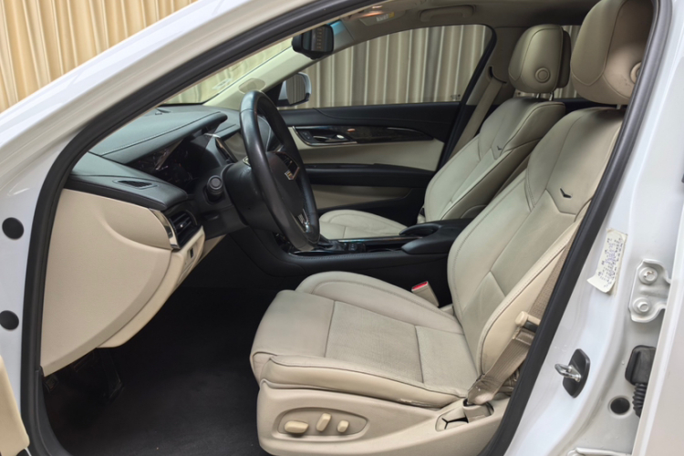 凯迪拉克ATS-L 2016款 28T 时尚型中控内饰7002