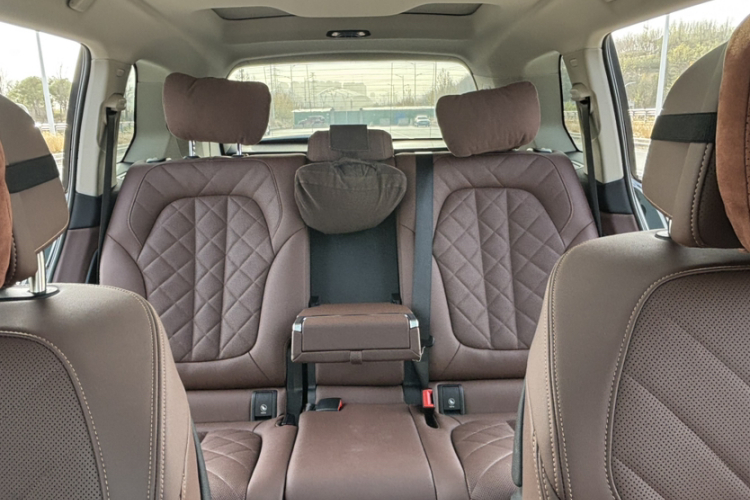 宝马X7 2023款 xDrive40i 领先型豪华套装中控内饰7010