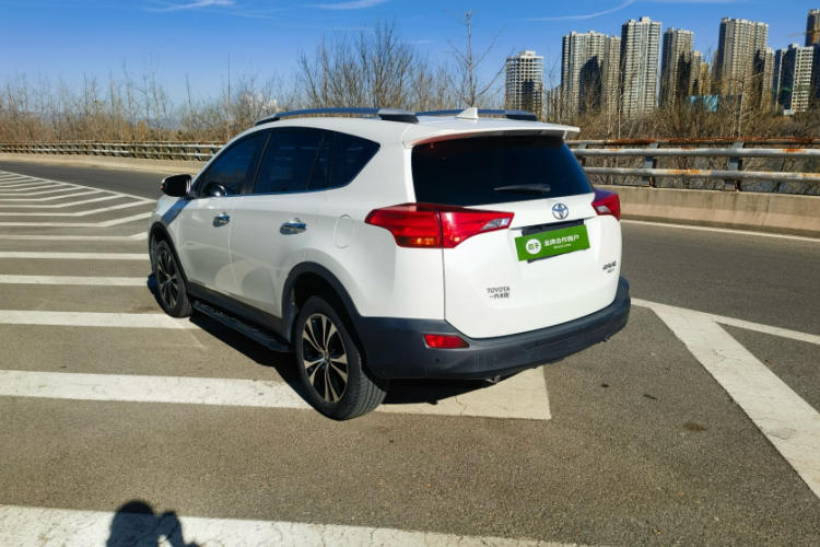 丰田 RAV4荣放 2015款 2.5L 自动四驱精英版车身外观6006