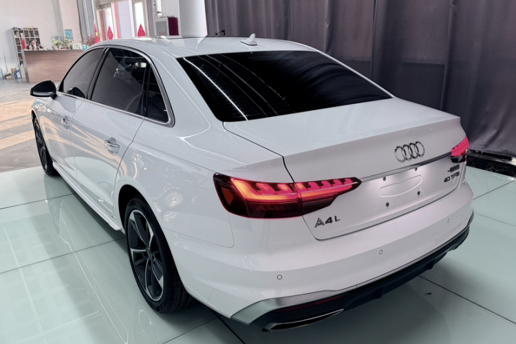 奥迪A4L 2023款 40 TFSI 时尚动感型车身外观6005