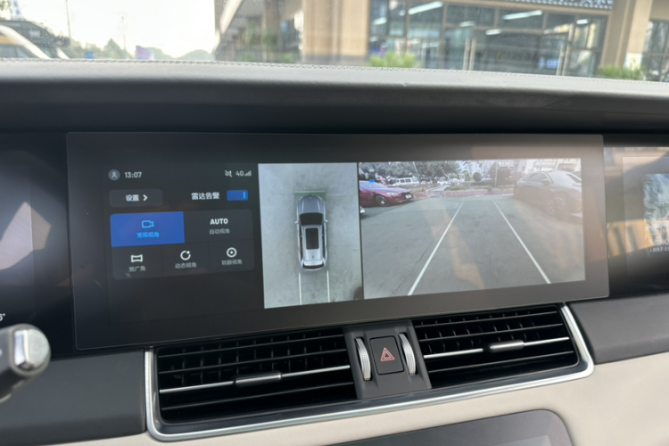 理想汽车 理想ONE 2021款 增程6座版中控内饰7006