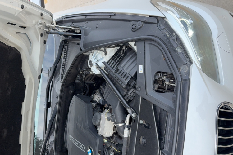 宝马5系 2014款 525Li 豪华设计套装局部细节9006