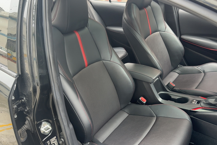 丰田 雷凌 2021款 185T CVT运动版局部细节41