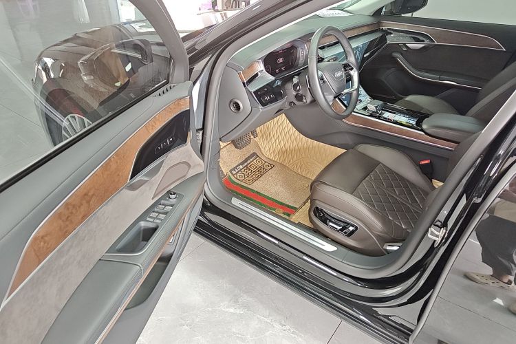 奥迪A8 2021款 A8L 55 TFSI quattro 豪华型中控内饰7001