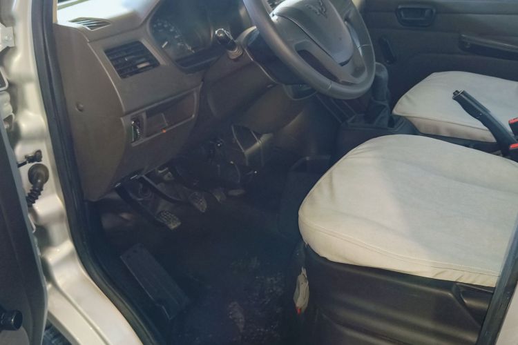 五菱汽车 五菱荣光 2015款 1.2L S 基本型CNG局部细节19