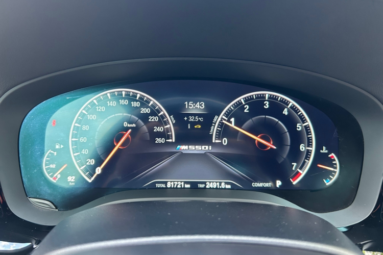 宝马5系 2019款 530Li 尊享型 M运动套装中控内饰15