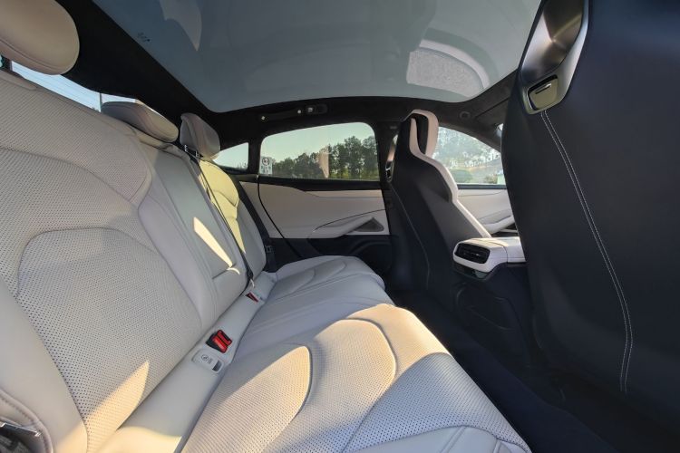 小米汽车 小米SU7 2024款 四驱超长续航高阶智驾Max版中控内饰7003