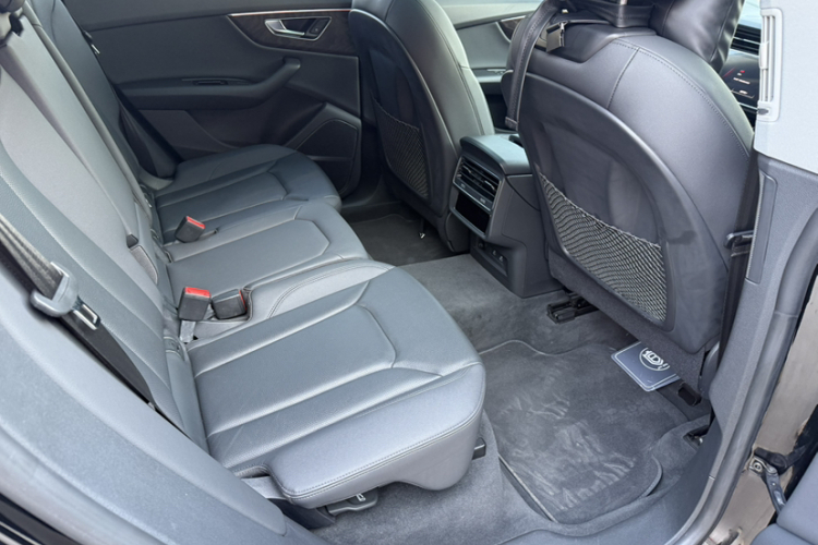 奥迪Q8 2022款 55 TFSI 豪华动感型中控内饰7001