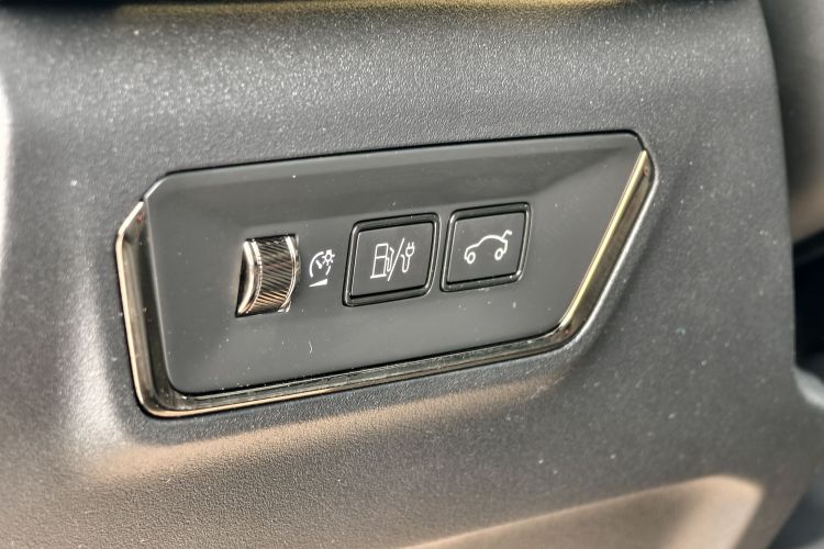 领克01 EM-P 2023款 1.5TD EM-P PM局部细节9005