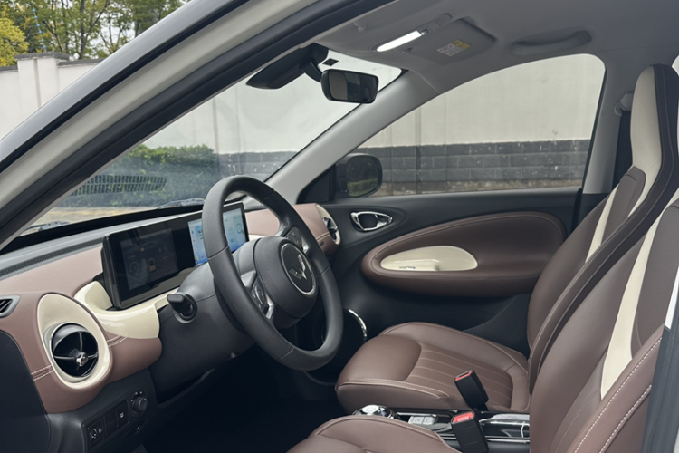 五菱汽车 五菱缤果 2023款 333km 悦享+款中控内饰7002