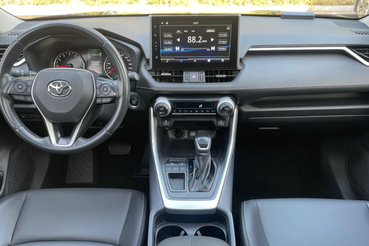 丰田 威兰达 2022款 2.0L CVT两驱豪华版中控内饰7004